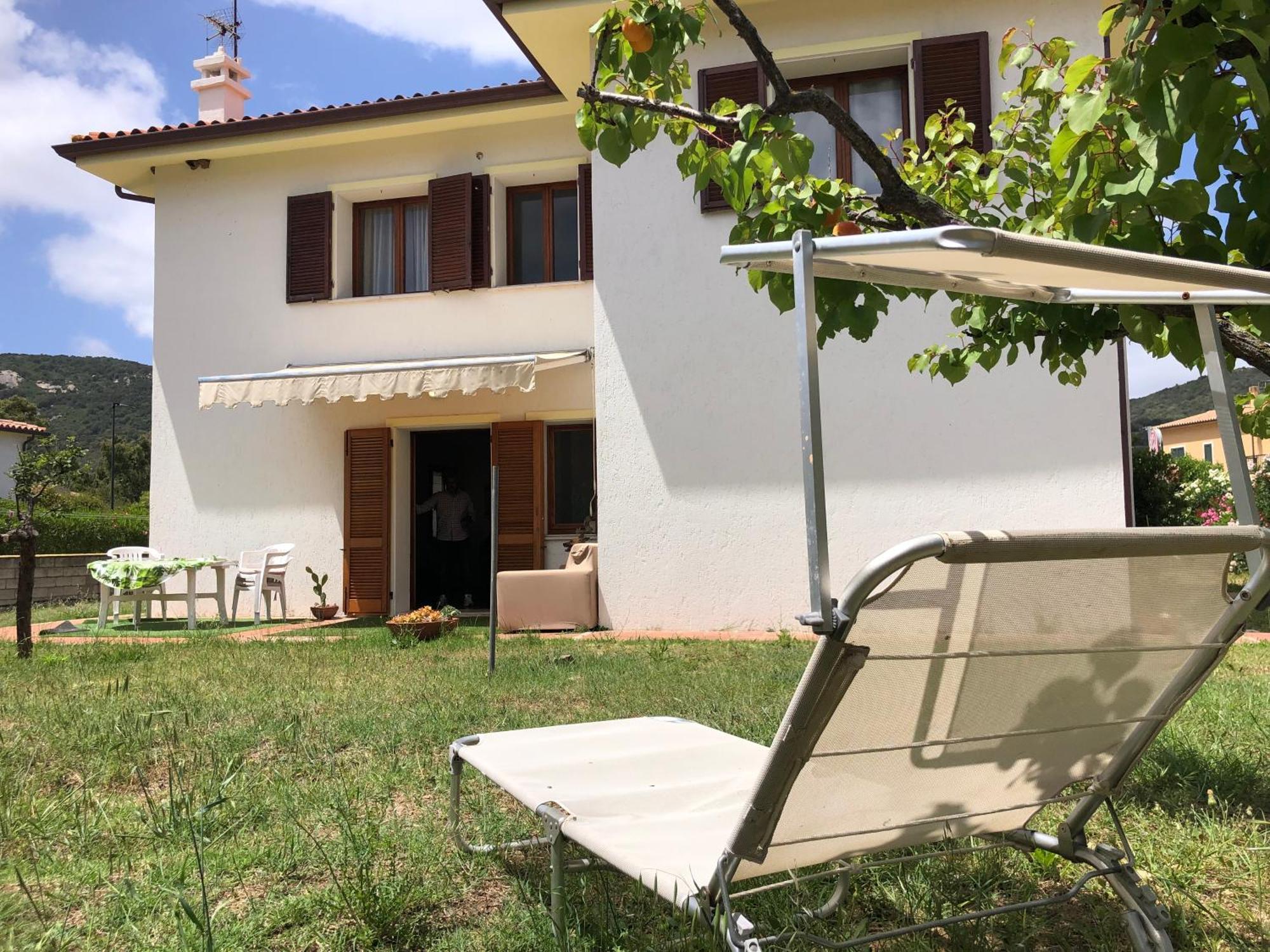 Private Apartment With Garden Каниджоне Екстериор снимка